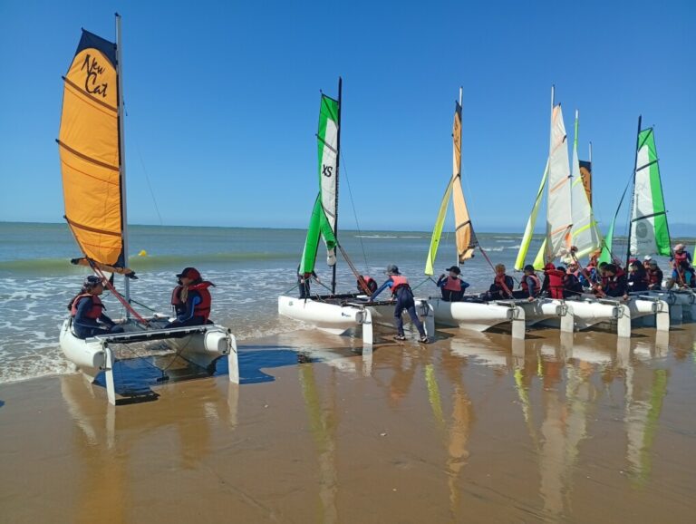 Catamaran pour les CE2 CM1 CM2